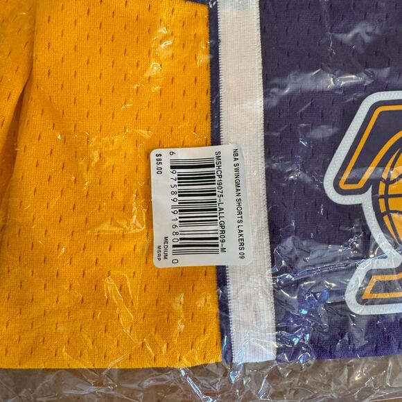 Mitchell & Ness NBA Lakers Swingman Shorts 2009 Gold Purple Size M NWT - Picture 4 of 6